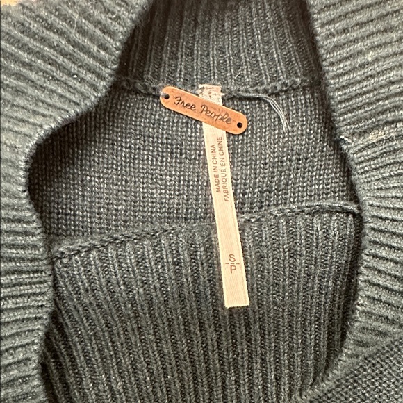 Free People dark green short sleeve sweater, green and blue stripe, size Small - Picture 2 of 9